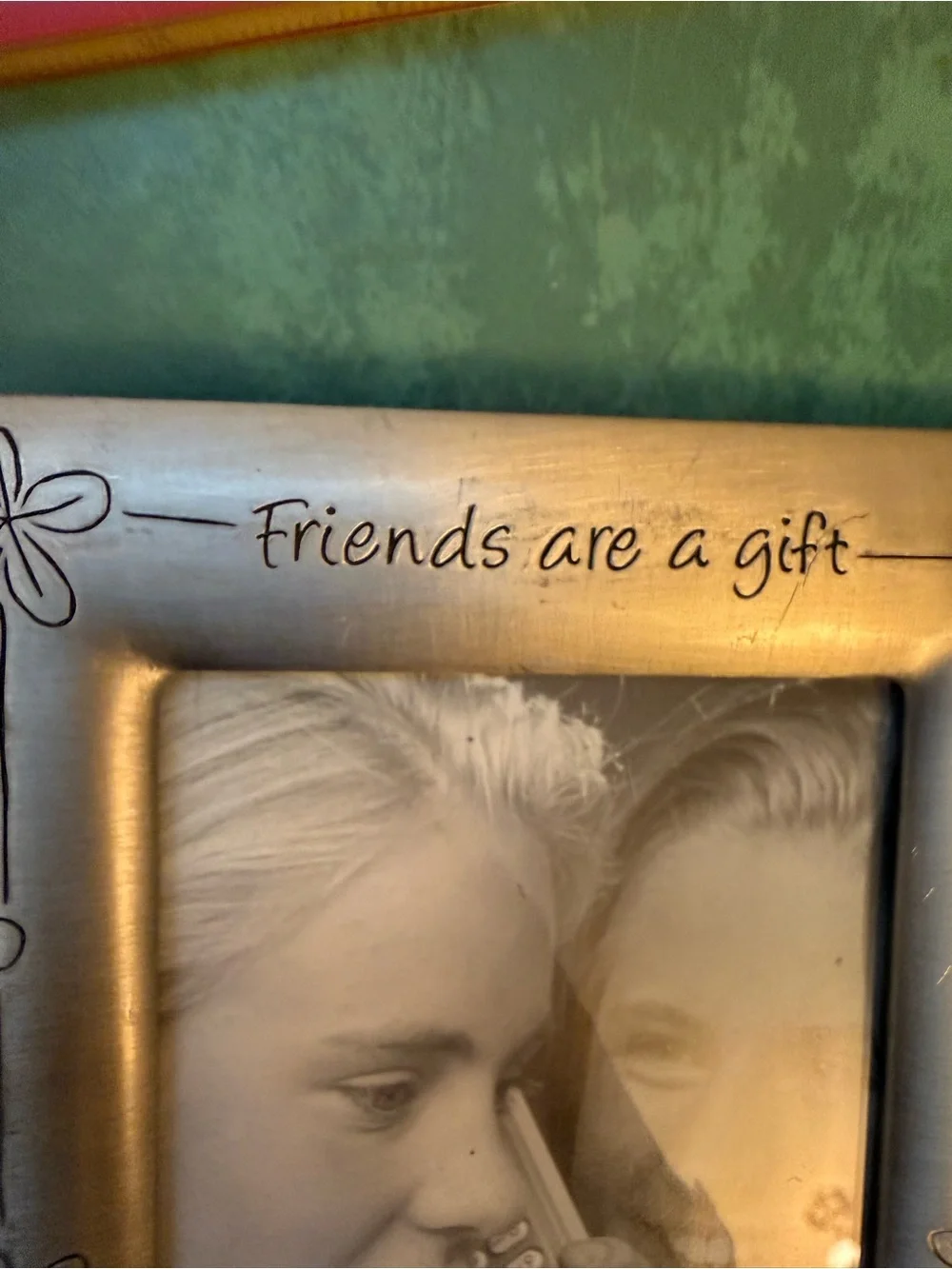 Y2K 07 Fetco Silver Floral Accent 'Friends are a Gift' Photo Frame